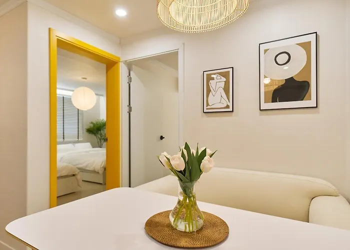 Villa Casa Amarilla 6 Minutes On Foot From Hongik Station Seoul