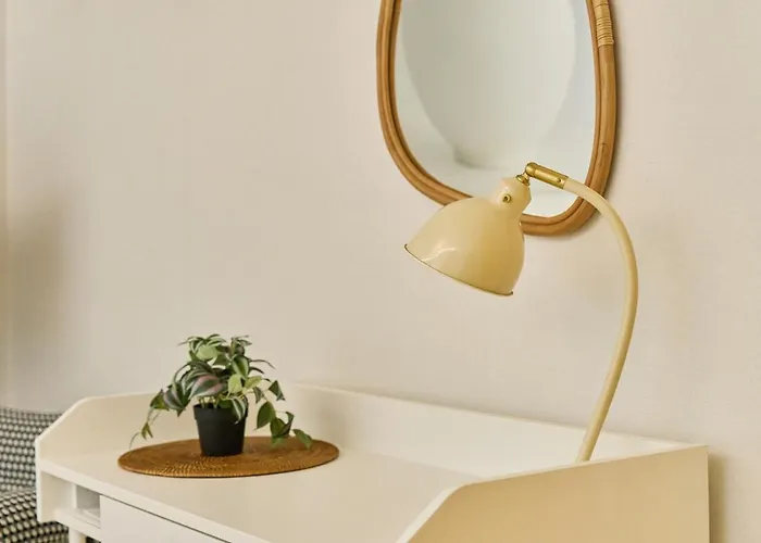 Casa Amarilla 6 Minutes On Foot From Hongik Station