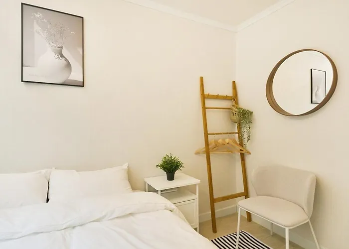 Casa Amarilla 6 Minutes On Foot From Hongik Station Villa Seoul