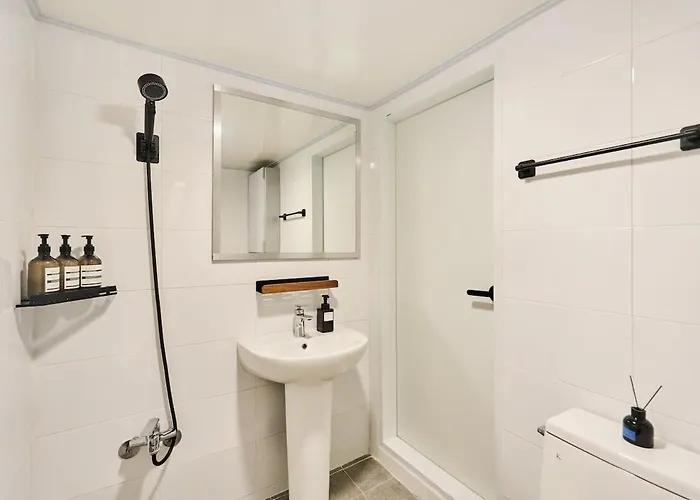 Casa Amarilla 6 Minutes On Foot From Hongik Station * Seoul