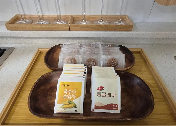 Villa Casa Amarilla 6 Minutes On Foot From Hongik Station Seoul