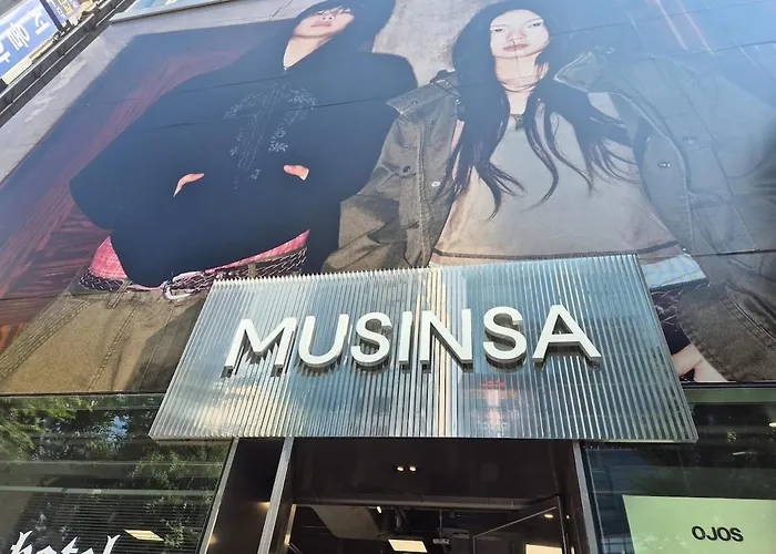Casa Amarilla 6 Minutes On Foot From Hongik Station * Seoul